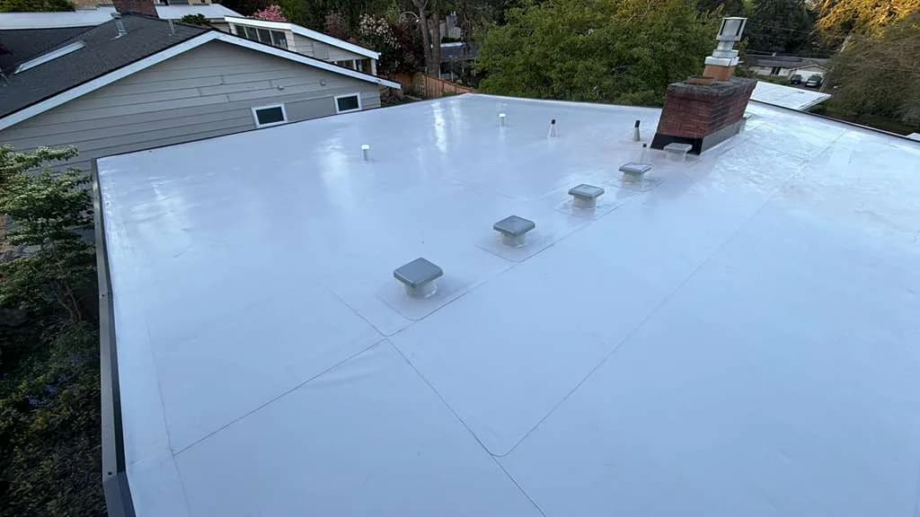 Flat roof replacement and repair in Seattle